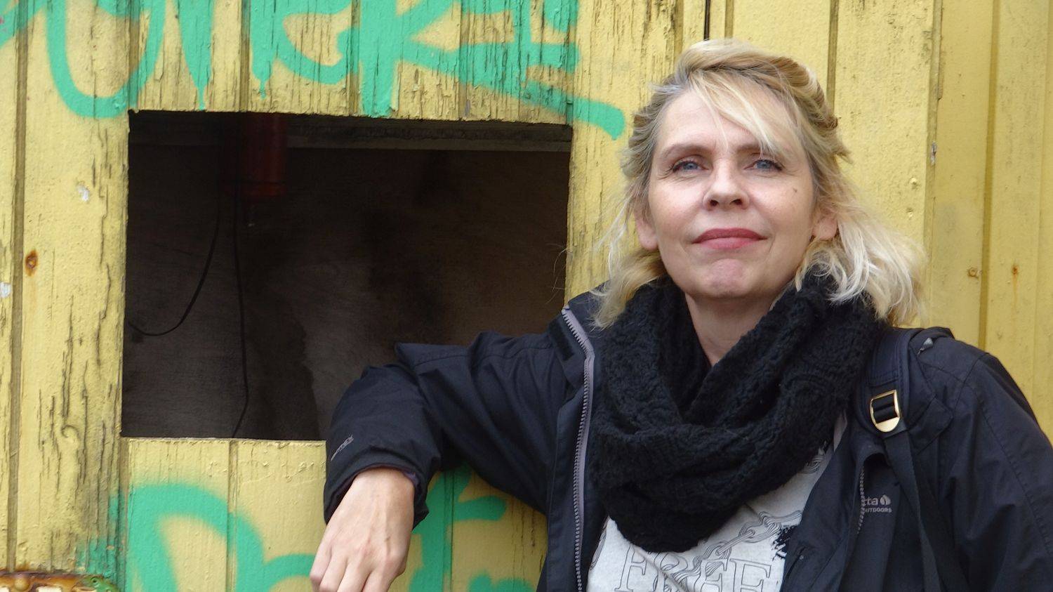 Birgitta Jonsdottir kreeg een hekel aan Julian Assange, maar komt toch voor hem op